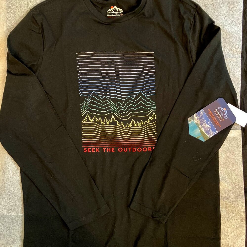 Mountains and Isles Mens Pocket Tee Long-sleeve Black Size Medium NWT